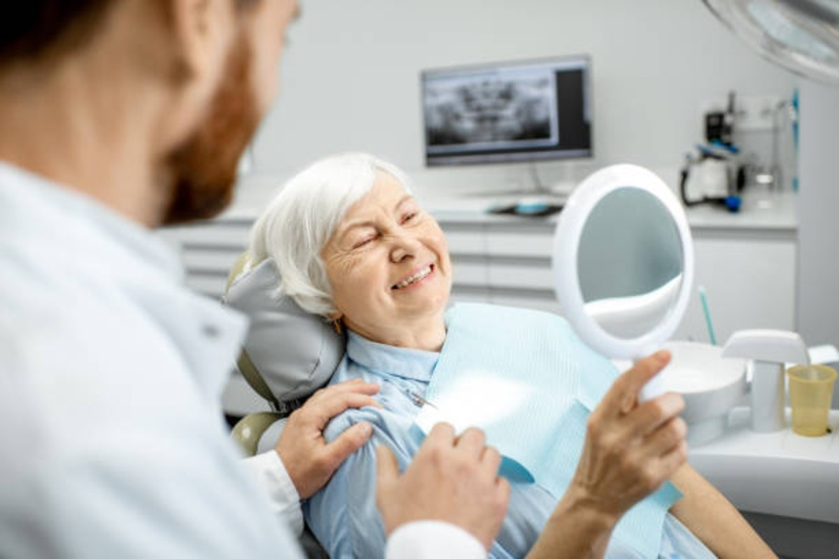 Dental Implants vs Dentures: Which Is More Comfortable